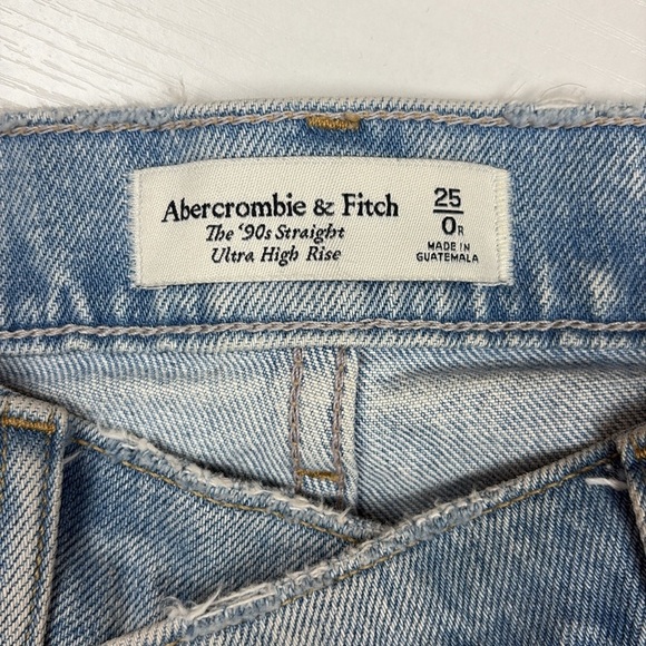 Abercrombie & Fitch The '90s Straight Ultra High Rise Jeans Light Wash Denim 25 - Picture 8 of 10